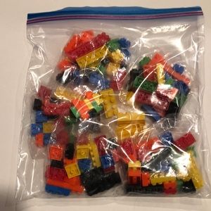 Miscellaneous colored small building bricks 160
